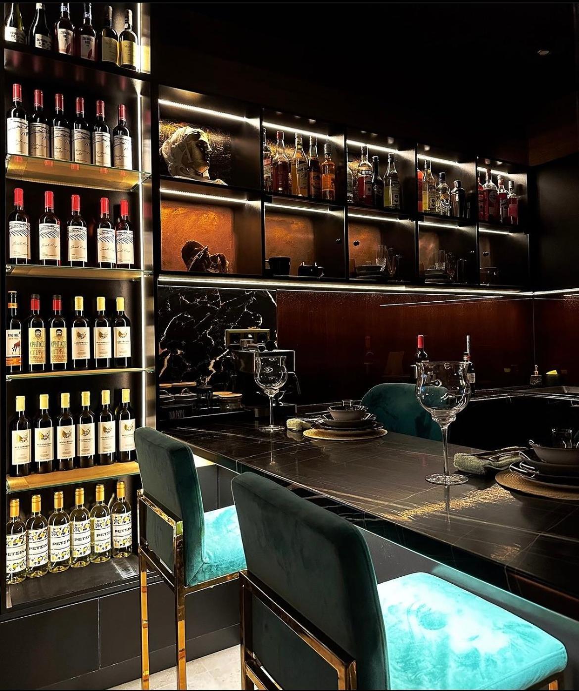 Apartment Luxury Designed Penthouse Center Near Metro Jaccuzi Fireplace View Bar Art Athens